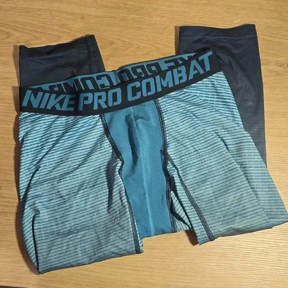 Nike Pro Combat Blue Capri Leggings M - Picture 1 of 4